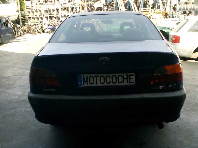 toyota avensis berlina (t 22) del año 1997