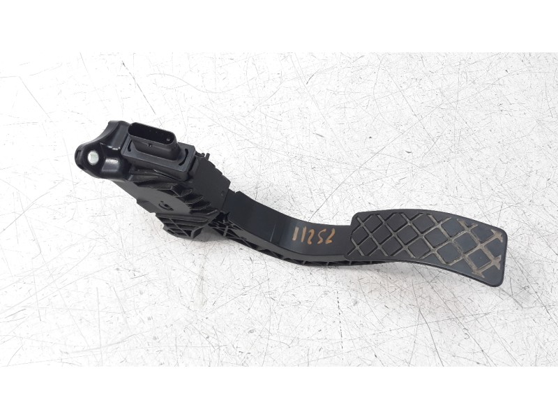 Recambio de potenciometro pedal para audi a4 avant (8w5) sport edition referencia OEM IAM 8W1723523  