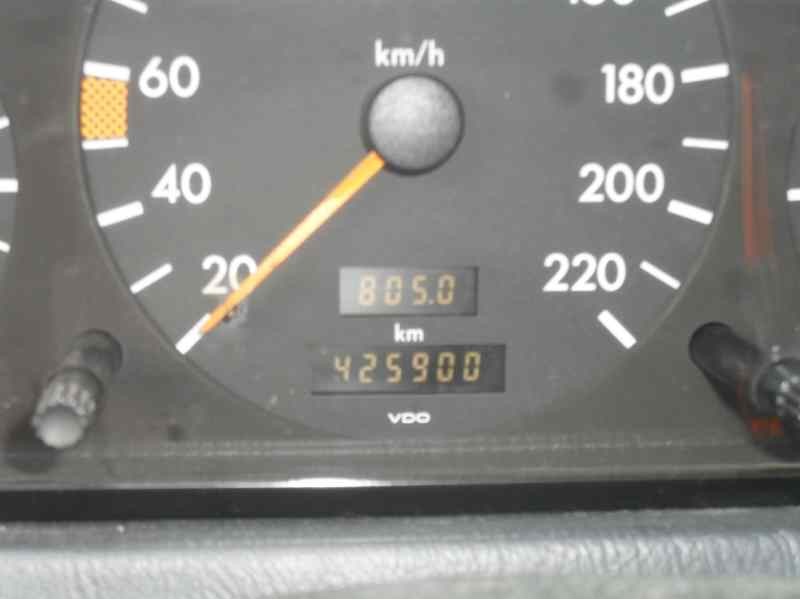 mercedes-benz clase c (w202) berlina del año 1993