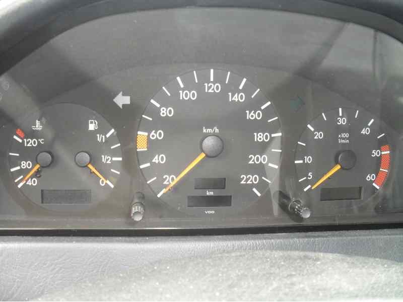 mercedes-benz clase c (w202) berlina del año 1993