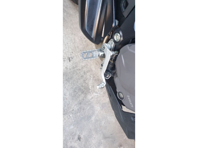 Recambio de pedal freno para ducati multistrada v2 referencia OEM IAM   