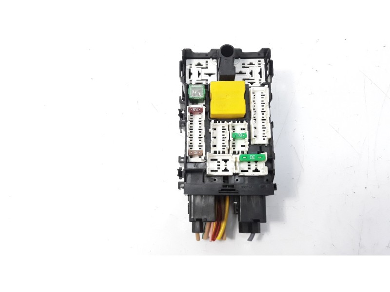 Recambio de caja reles / fusibles para citroen c4 lim. feel edition referencia OEM IAM 9665492680  