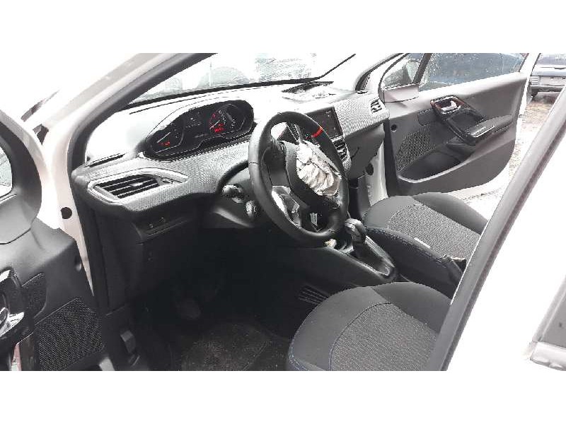 peugeot 208 del año 2017