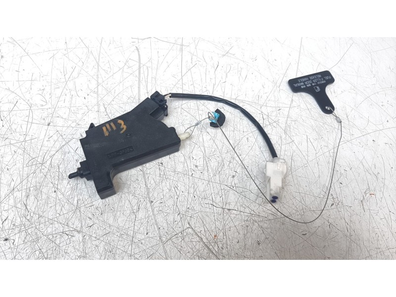Recambio de tapa exterior combustible para kia niro referencia OEM IAM 81590G5001  