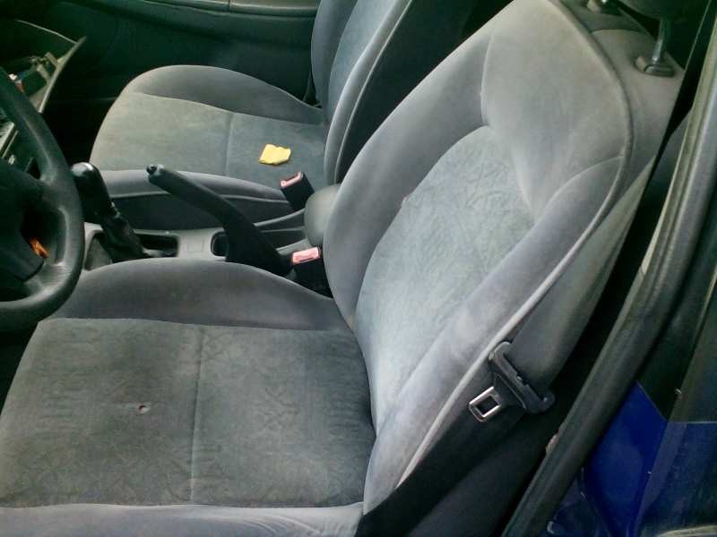 toyota avensis berlina (t 22) del año 1997