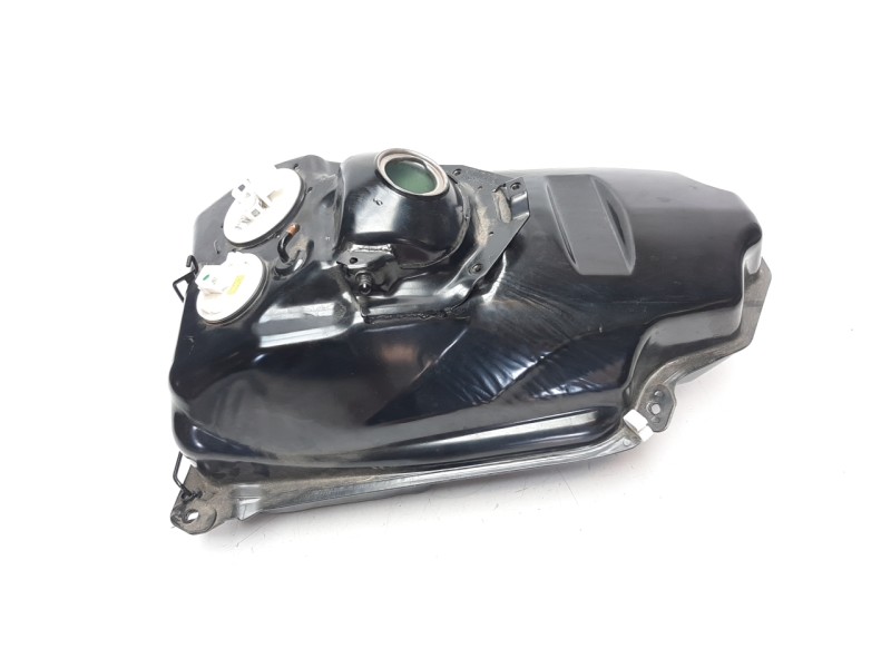 Recambio de deposito combustible para bmw c 650 sport referencia OEM IAM 16117724935  