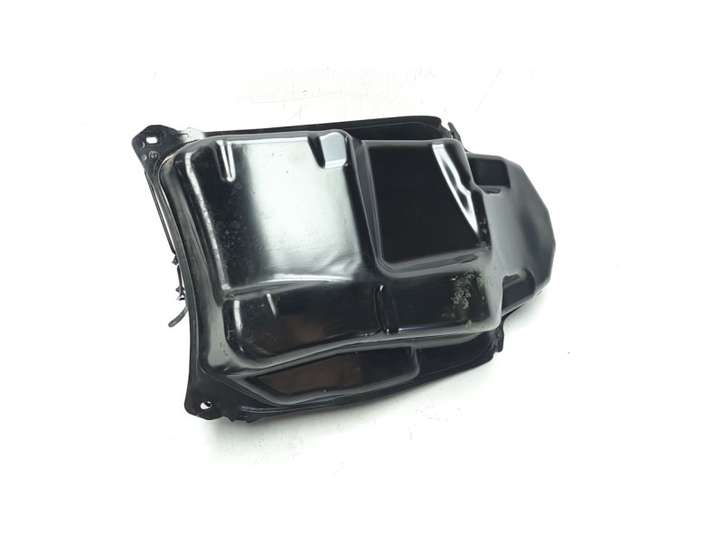 Recambio de deposito combustible para bmw c 650 sport referencia OEM IAM 16117724935  