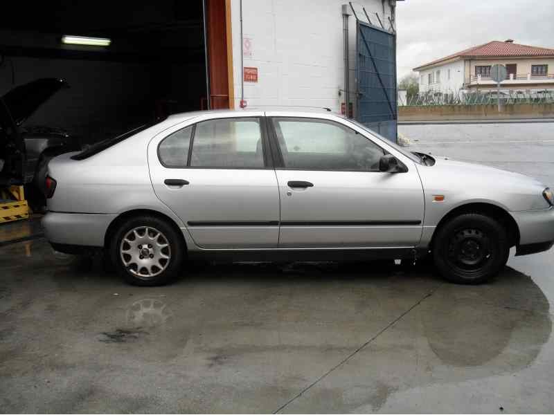 nissan primera berlina (p11) del año 2001