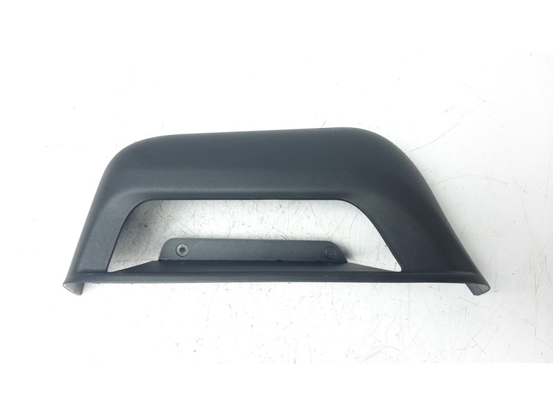 Recambio de moldura para iveco daily furgón 2.3 diesel referencia OEM IAM 5802031953  