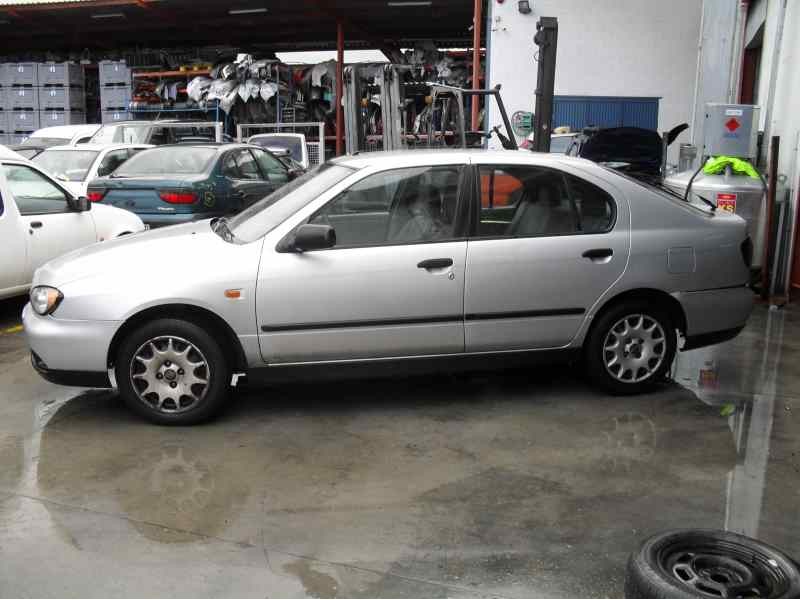 nissan primera berlina (p11) del año 2001