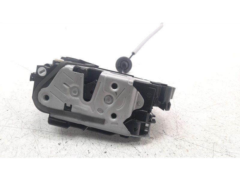 Recambio de cerradura puerta trasera izquierda para skoda octavia lim. (nx3) ambition referencia OEM IAM 5TA839015Q 5TA839015P 