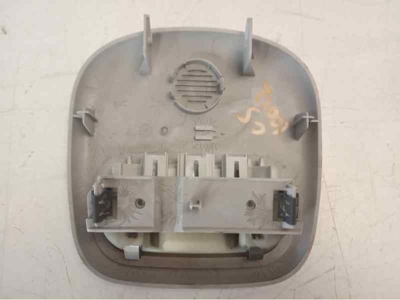 Recambio de luz interior para citroen c5 berlina 2.0 hdi referencia OEM IAM 9636696877  