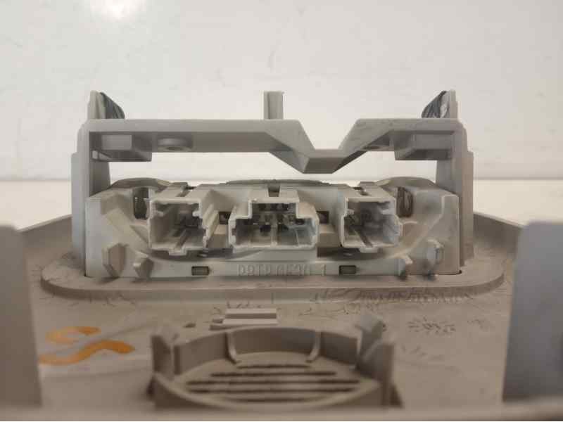 Recambio de luz interior para citroen c5 berlina 2.0 hdi referencia OEM IAM 9636696877  