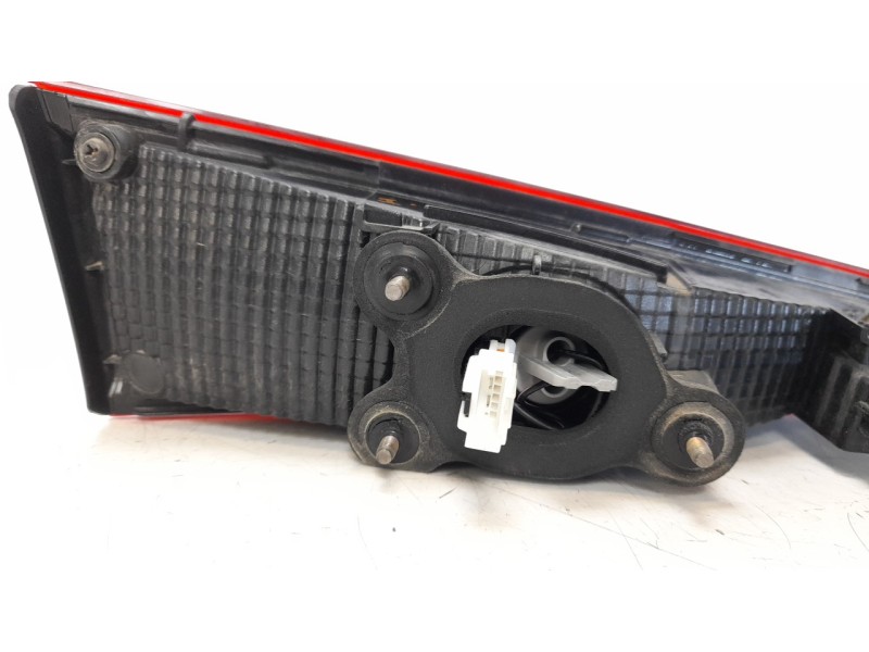 Recambio de piloto trasero derecho interior para hyundai kona 1.0 tgdi cat referencia OEM IAM 92404J9100  