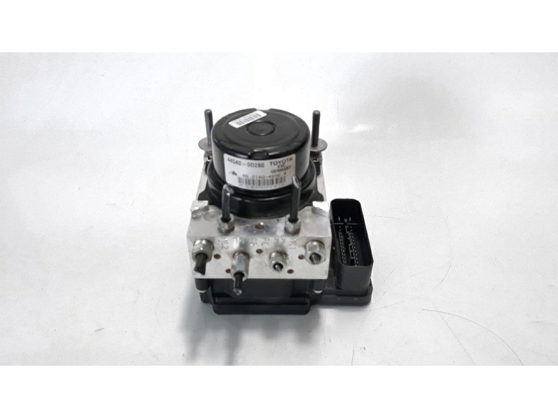 Recambio de abs para toyota yaris 1.5 16v cat referencia OEM IAM 445400D280  
