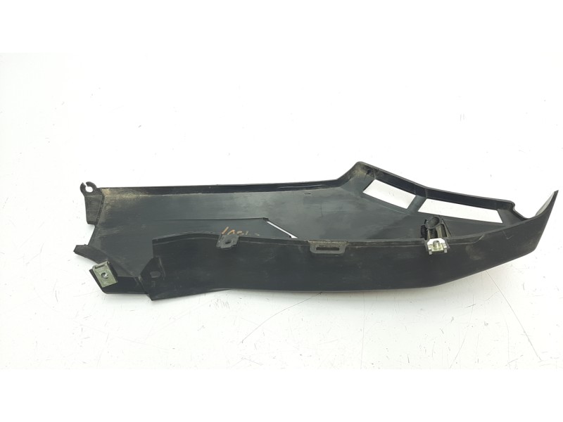 Recambio de moldura para bmw c 650 sport referencia OEM IAM 46637725355  