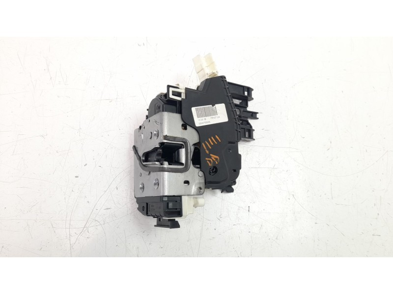 Recambio de cerradura puerta delantera derecha para mercedes-benz clase b (w246) 1.5 cdi cat referencia OEM IAM 1667200435  