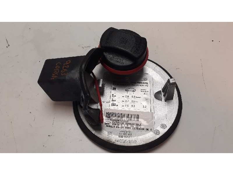 Recambio de tapa exterior combustible para opel corsa d 1.3 16v cdti referencia OEM IAM 13183307  