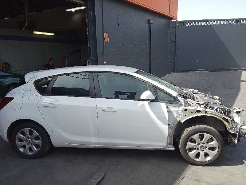 opel astra j lim. del año 2015