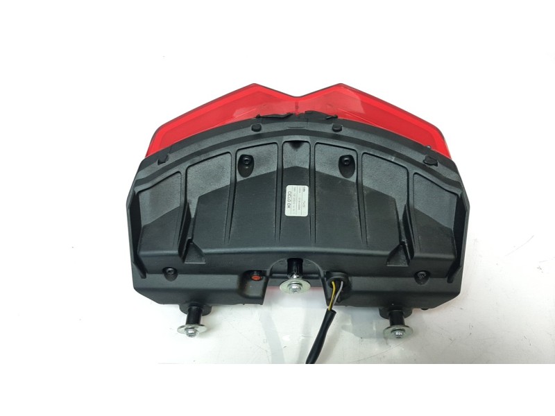 Recambio de piloto trasero central para ducati multistrada v2 referencia OEM IAM 52510523B  