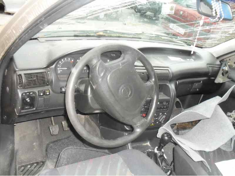 opel astra f berlina del año 1996