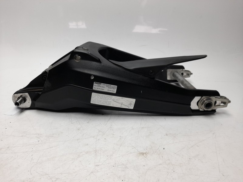 Recambio de puente trasero para ducati scrambler 1100 scrambler 1100 referencia OEM IAM 37012211CB  