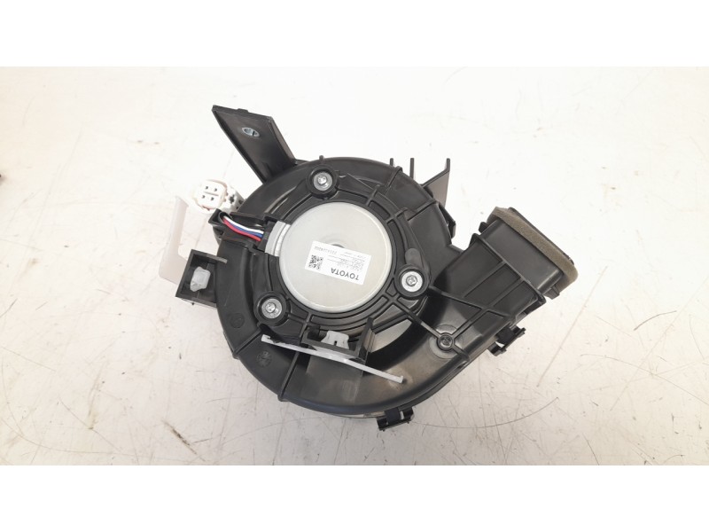 Recambio de ventilador calefaccion para toyota corolla (e21) referencia OEM IAM G923047050  