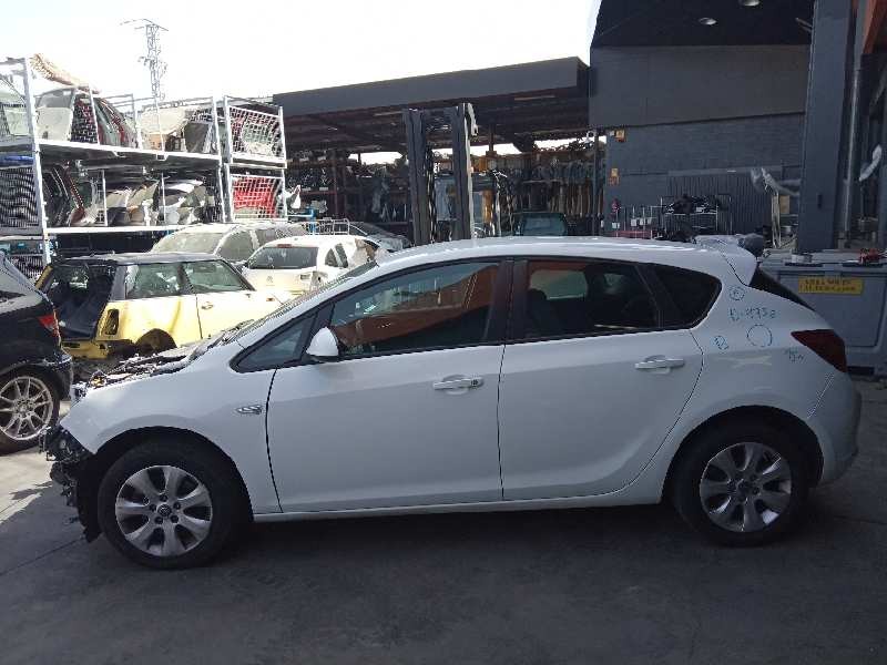 opel astra j lim. del año 2015