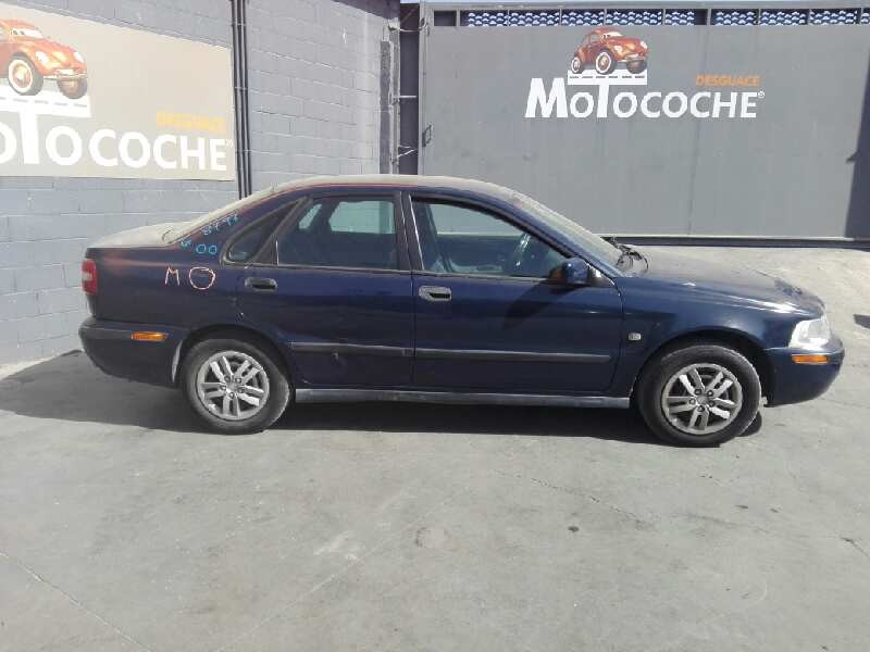 volvo s40 berlina del año 2000