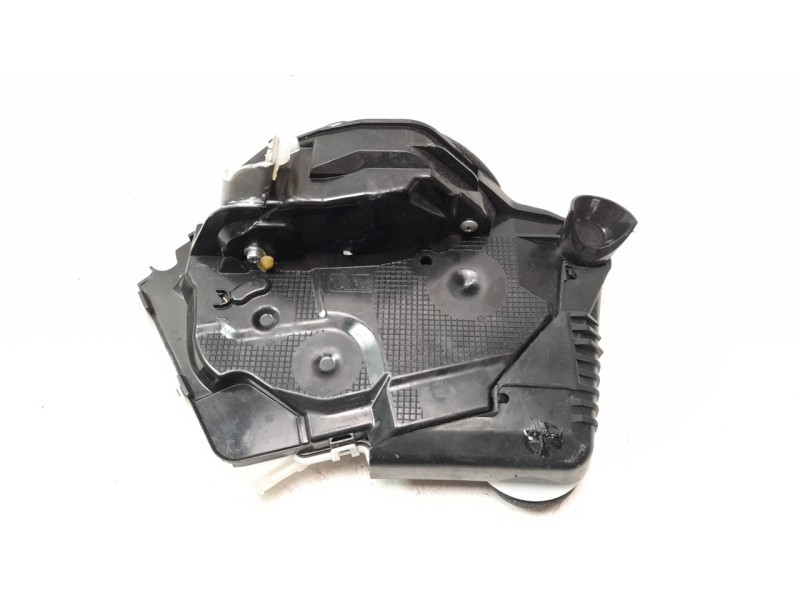 Recambio de cerradura puerta delantera derecha para toyota yaris 1.5 16v cat referencia OEM IAM 690300D550  