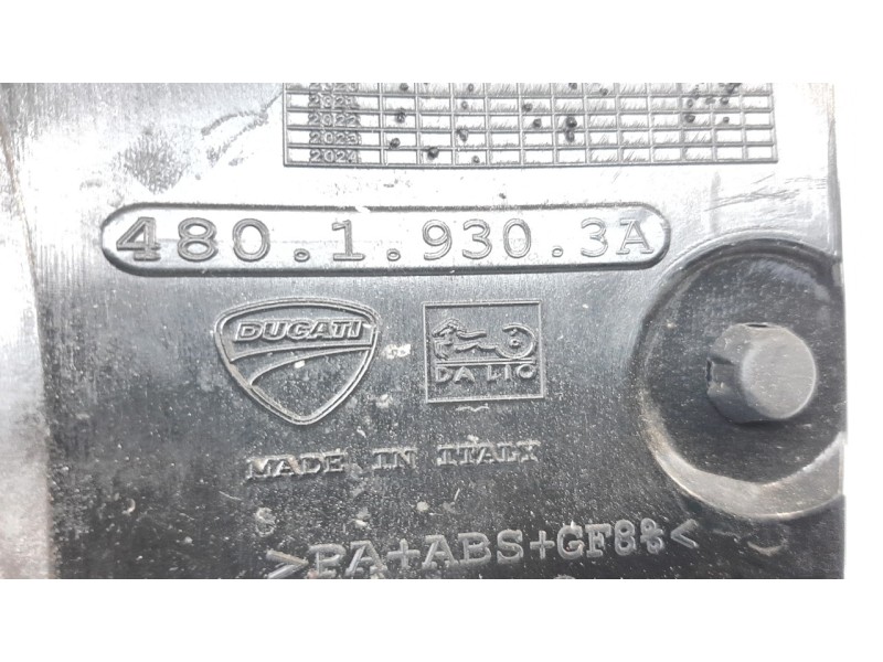 Recambio de moldura para ducati multistrada v2 referencia OEM IAM 48019303A  