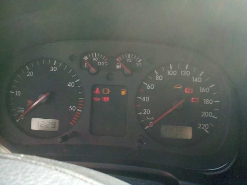 volkswagen bora berlina (1j2) del año 2001