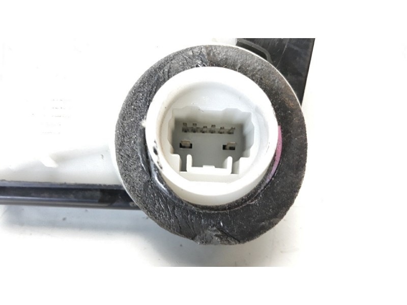 Recambio de cerradura puerta delantera izquierda para toyota yaris 1.5 16v cat referencia OEM IAM T4311140  