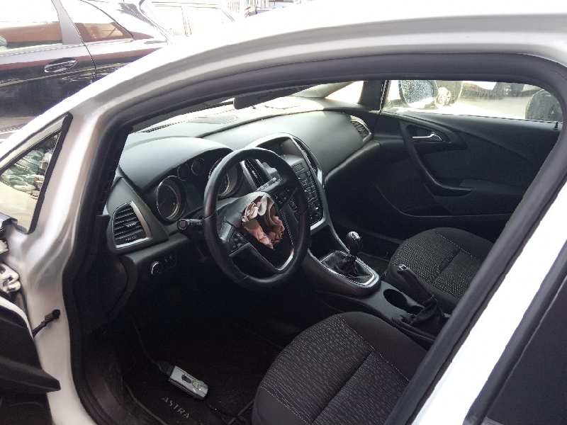 opel astra j lim. del año 2015