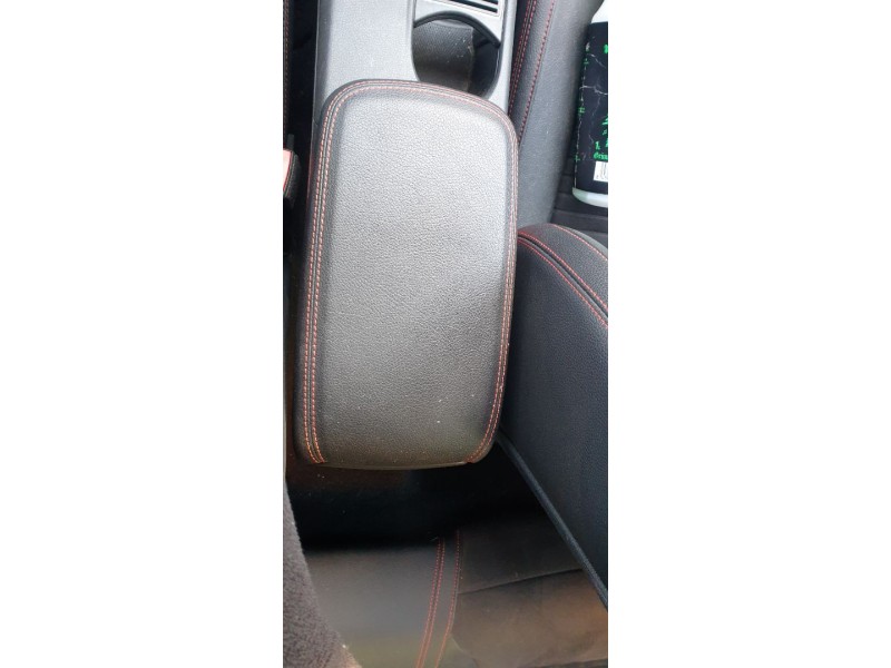 Recambio de apoyabrazos central para mercedes-benz clase cla (w117) cla 200 cdi (117.308) referencia OEM IAM A2466805302  