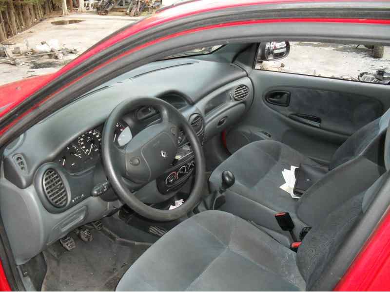 renault megane i berlina hatchback (ba0) del año 1995
