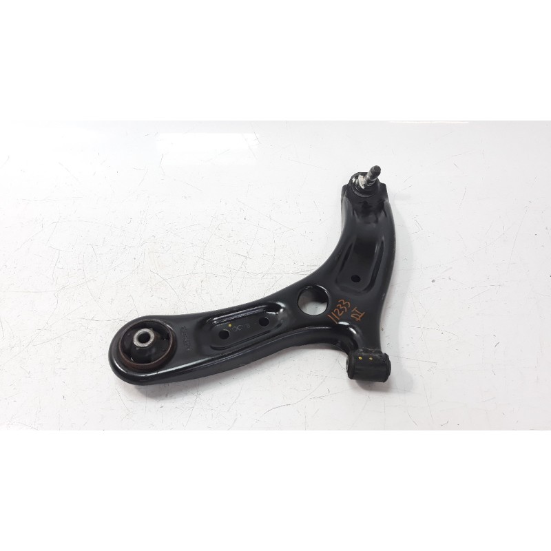 Recambio de brazo suspension inferior delantero izquierdo para kia rio (yb) 1.2 cat referencia OEM IAM 54500H8000  