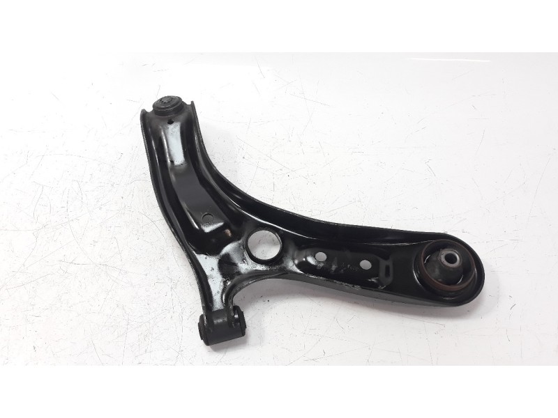 Recambio de brazo suspension inferior delantero izquierdo para kia rio (yb) 1.2 cat referencia OEM IAM 54500H8000  