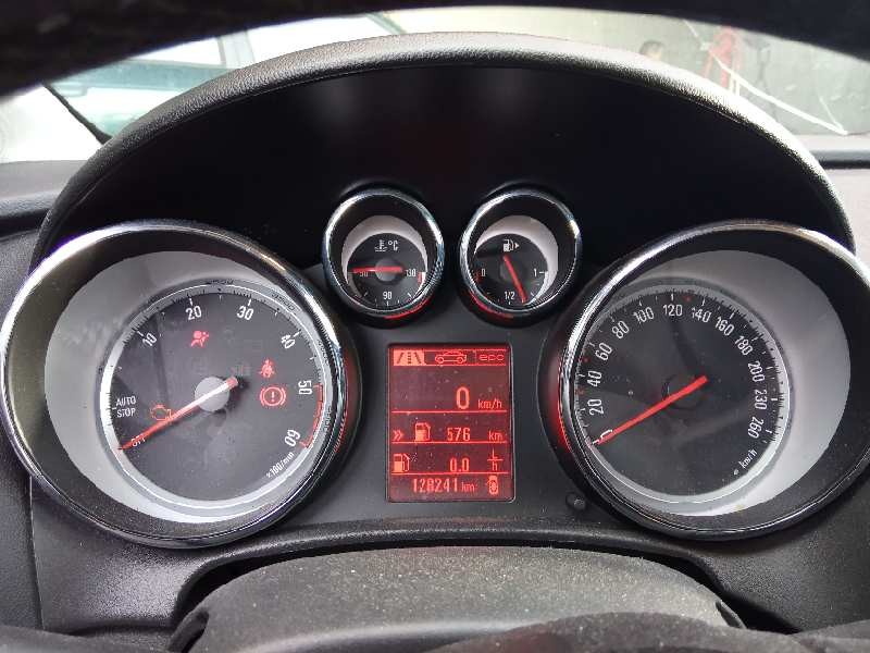 opel astra j lim. del año 2015