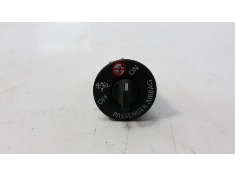Recambio de interruptor para renault clio iv limited referencia OEM IAM 681995290R  