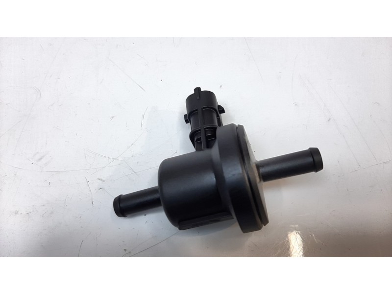 Recambio de valvula solenoide para ducati multistrada v2 referencia OEM IAM 090223064206  