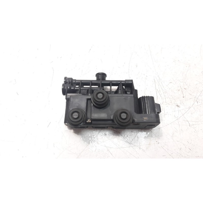 Recambio de valvula aire adicional para land rover discovery 4 2.7 td v6 cat referencia OEM IAM RVH000095  