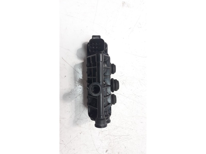Recambio de valvula aire adicional para land rover discovery 4 2.7 td v6 cat referencia OEM IAM RVH000095  