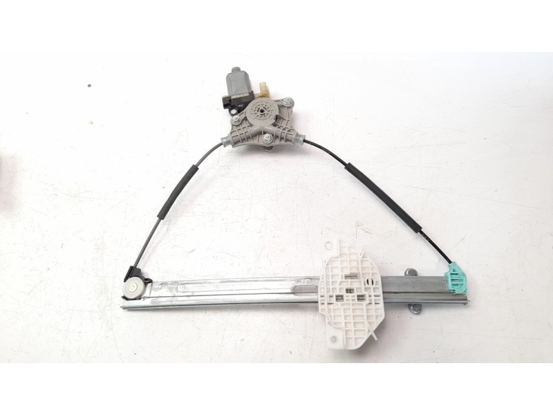 Recambio de elevalunas delantero derecho para kia rio (yb) 1.2 cat referencia OEM IAM 82402H8000  