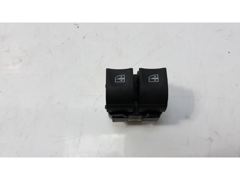 Recambio de mando elevalunas delantero izquierdo para renault clio iv limited referencia OEM IAM 254118722R IAF240017 
