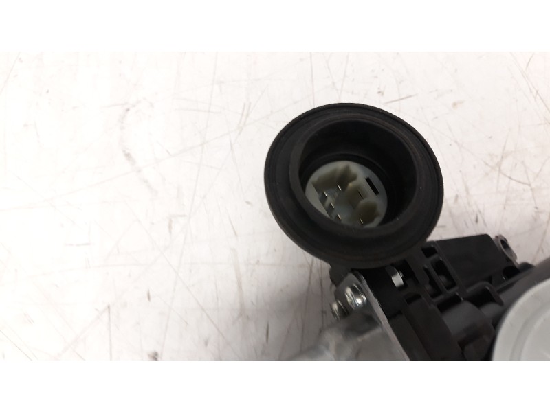 Recambio de elevalunas trasero derecho para toyota yaris 1.5 16v cat referencia OEM IAM 698300D220  