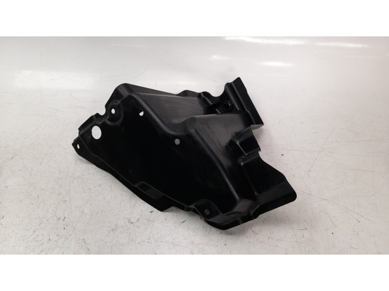 Recambio de moldura para toyota corolla (e21) referencia OEM IAM 5839802160  