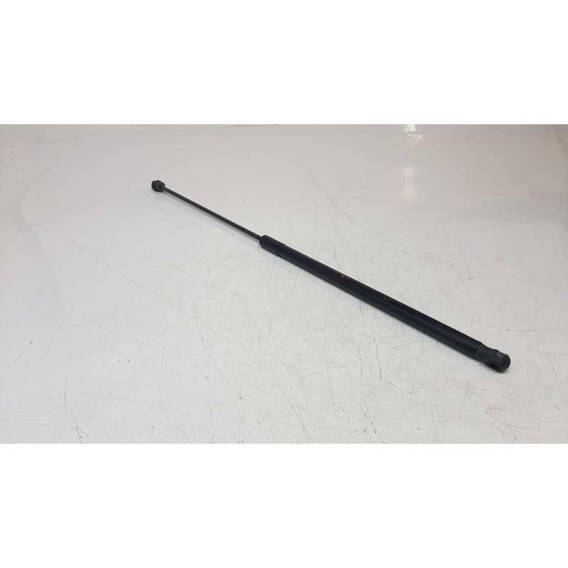 Recambio de amortiguadores capo para opel insignia country tourer 2.0 16v cdti referencia OEM IAM 13252173 315005777 