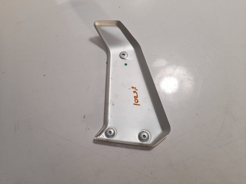 Recambio de moldura para ducati scrambler 1100 scrambler 1100 referencia OEM IAM 4601G101AA  