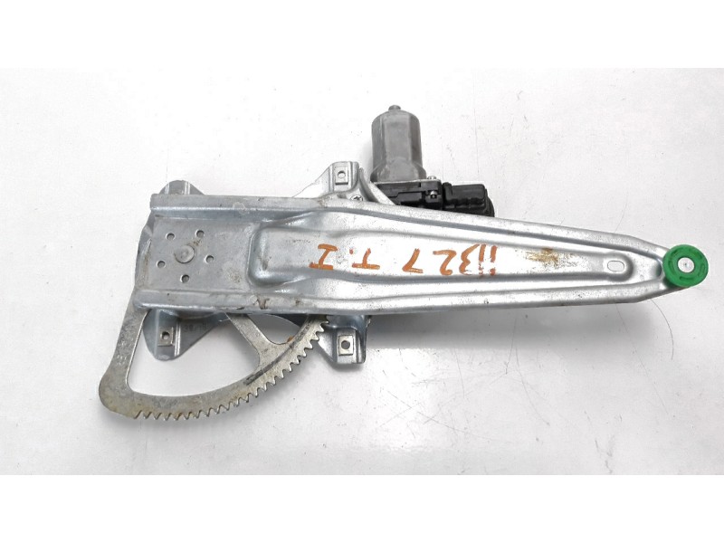 Recambio de elevalunas trasero izquierdo para toyota yaris 1.5 16v cat referencia OEM IAM 698400D220  